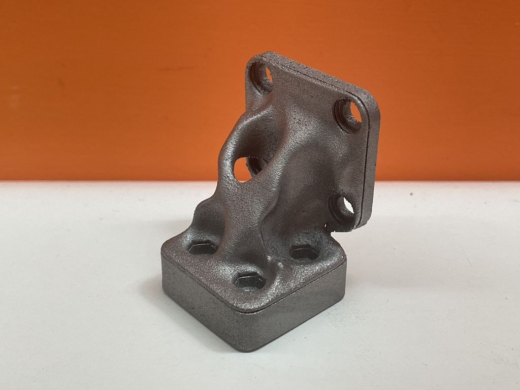 PBF-LB apparatus and process for the additive manufacturing of single- and multi-material objects