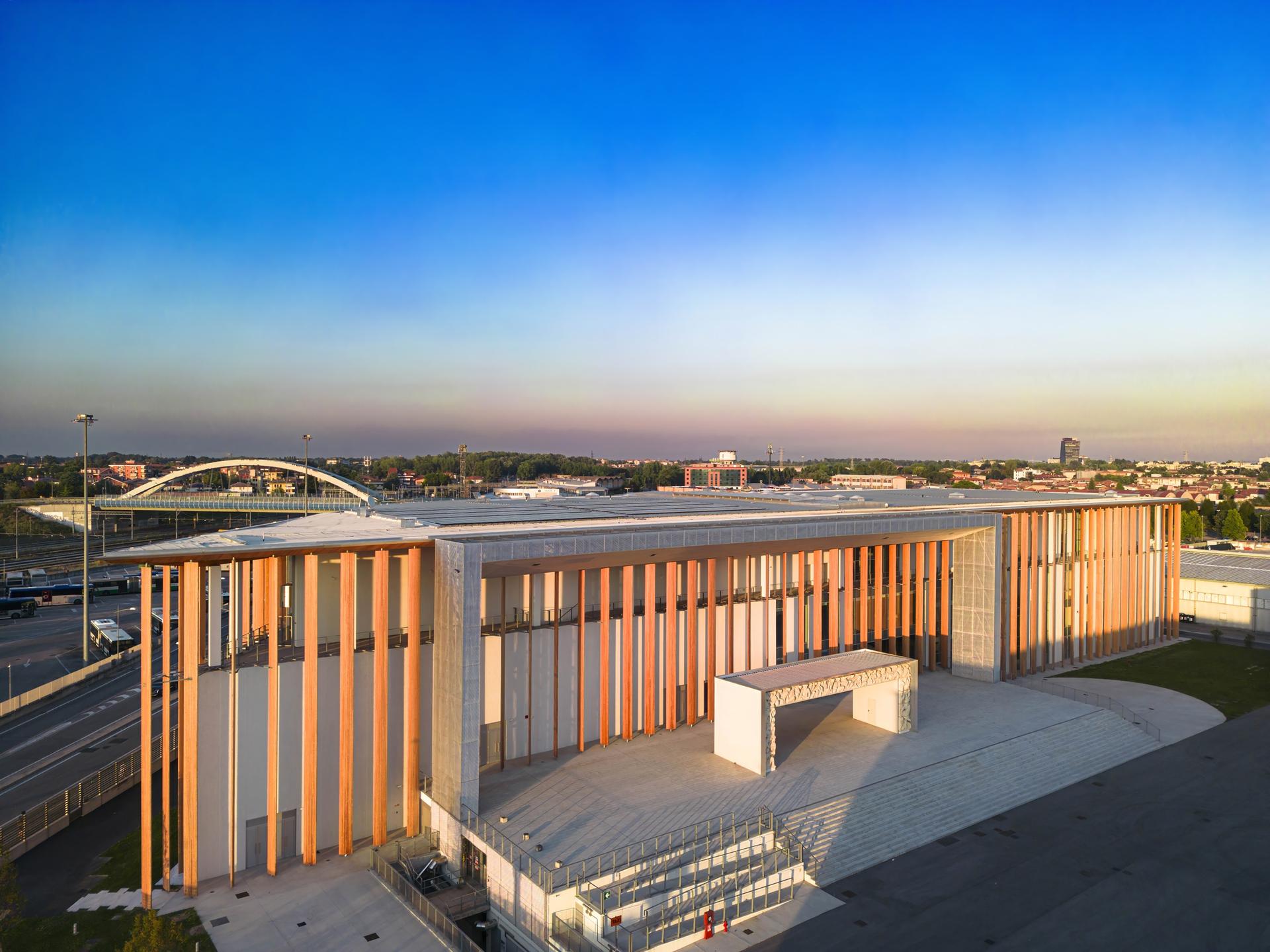 Padova Congress — exterior